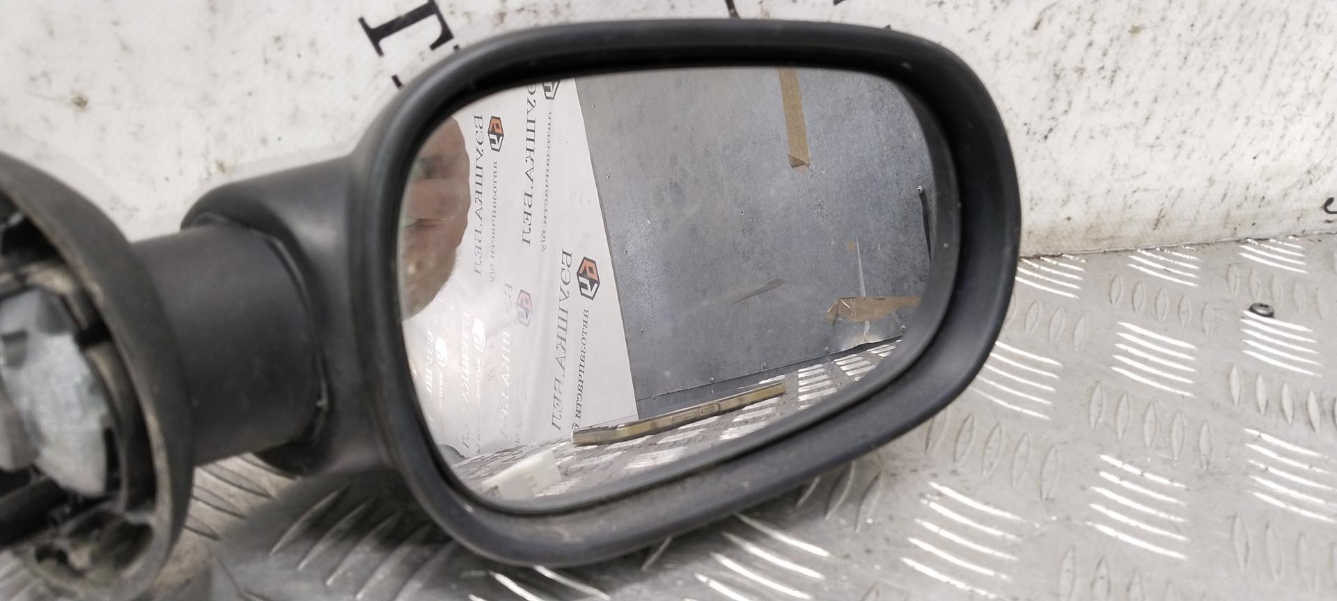 Зеркало боковое правое Dacia Logan 1 купить в России